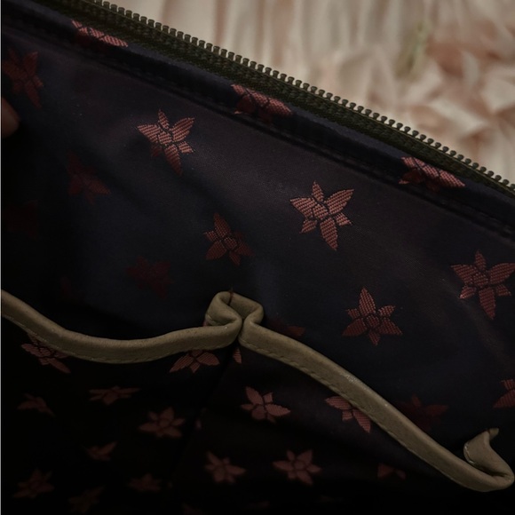 NWT Anuschka hand painted artwork on this beautiful leather bag. *dust bag incl* - Picture 9 of 16